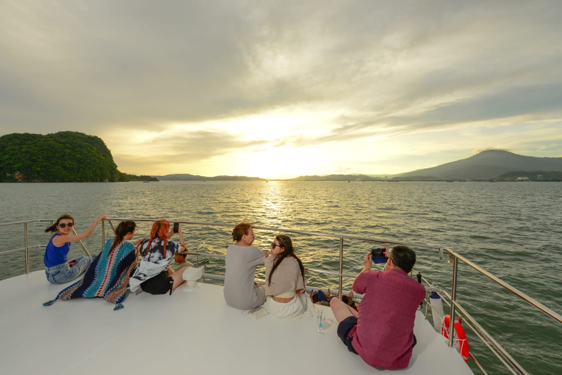 Eagle Magic 2/3 premium catamaran 4hr, photo 4 of 12