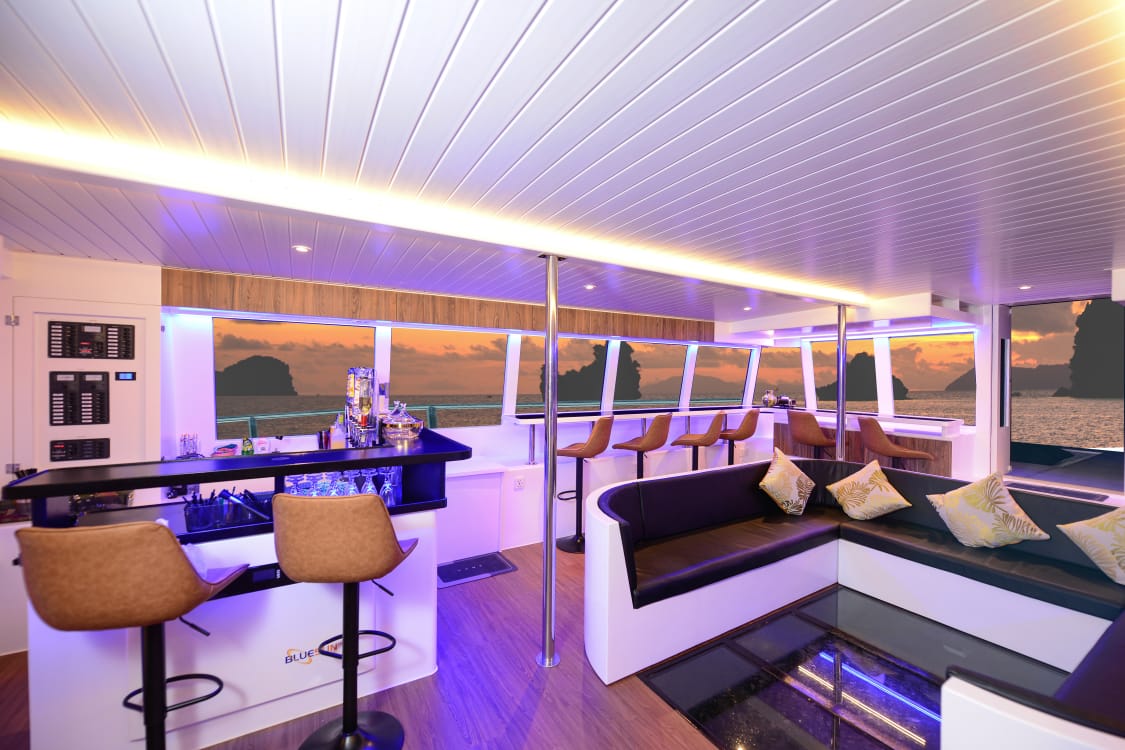 Eagle Magic 2/3 premium catamaran 4hr, photo 5 of 12
